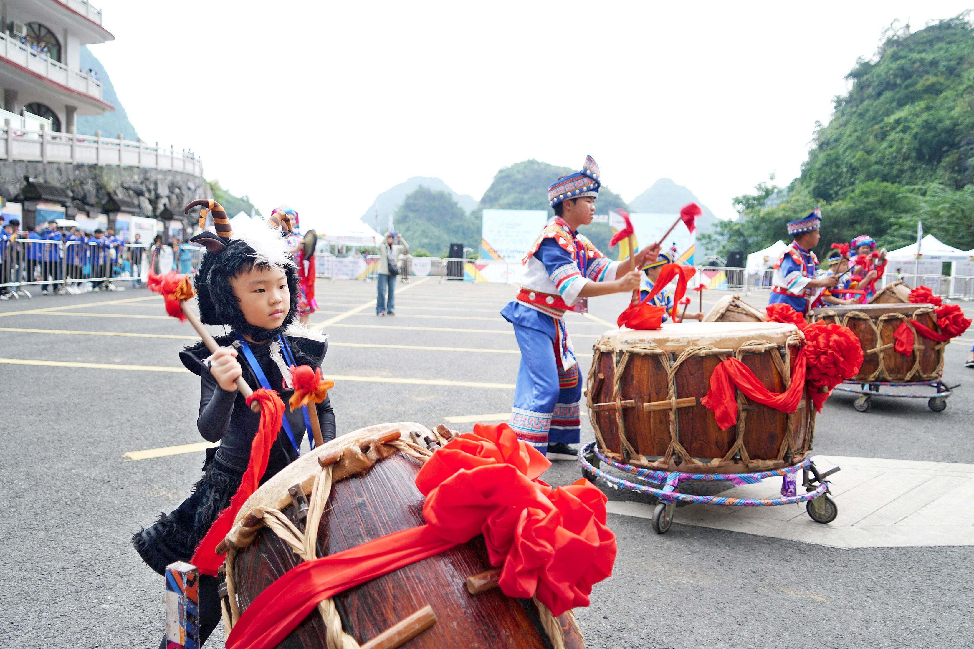 成了吸引游, 专业化