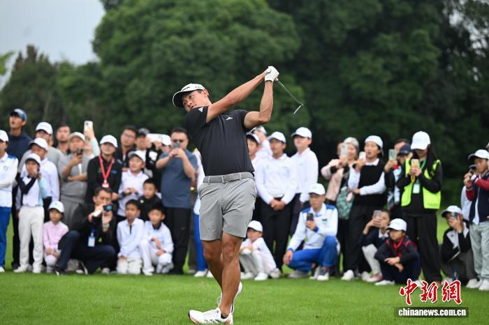 来自美国的, 图为科林, DKDGI